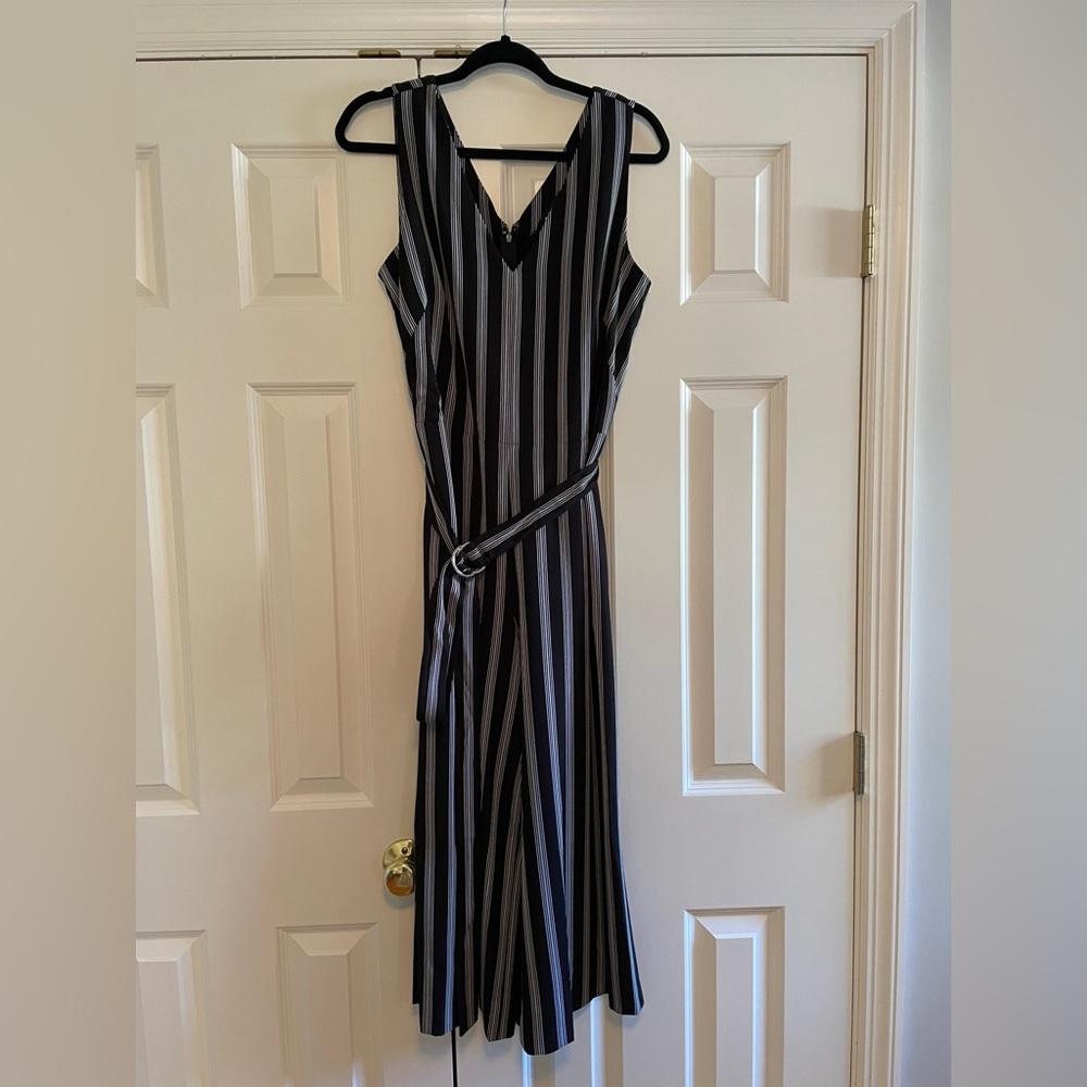 DKNY - Women’s black jumpsuit with belt - Size 10